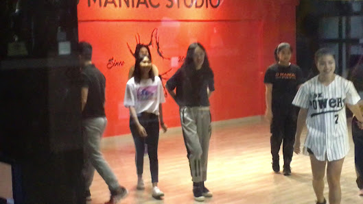 D Maniac Studio thumb 2